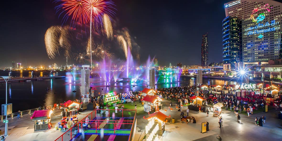 Water show featuring fireworks at Dubai Festival City Mall