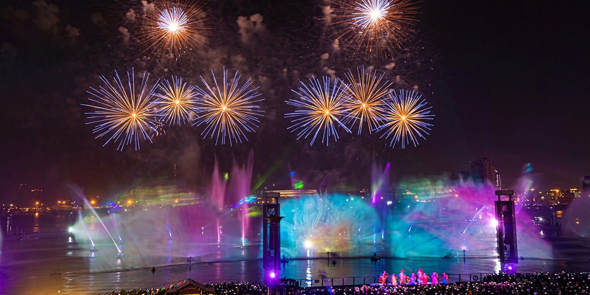 diwali fireworks celebrations dubai festival city mall