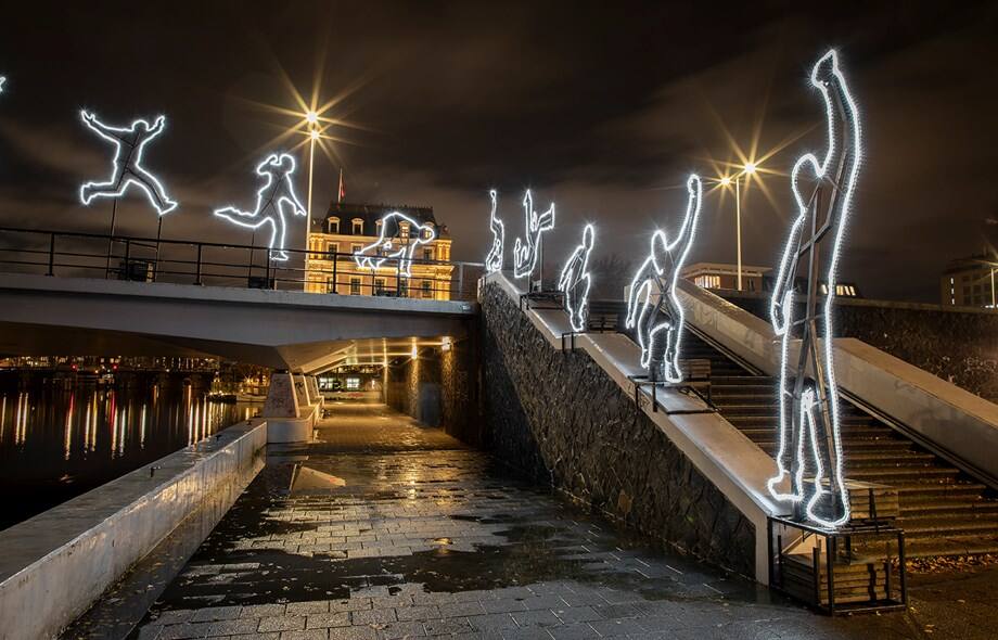Dubai Light art installation Run Beyond