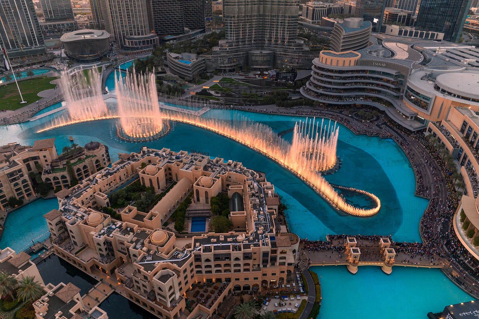 downtown dubai fountain neighbourhoods