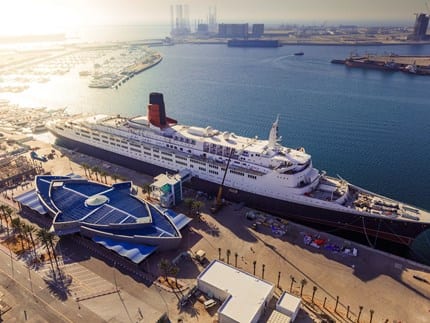 Vogelperspektive auf die Queen Elizabeth 2